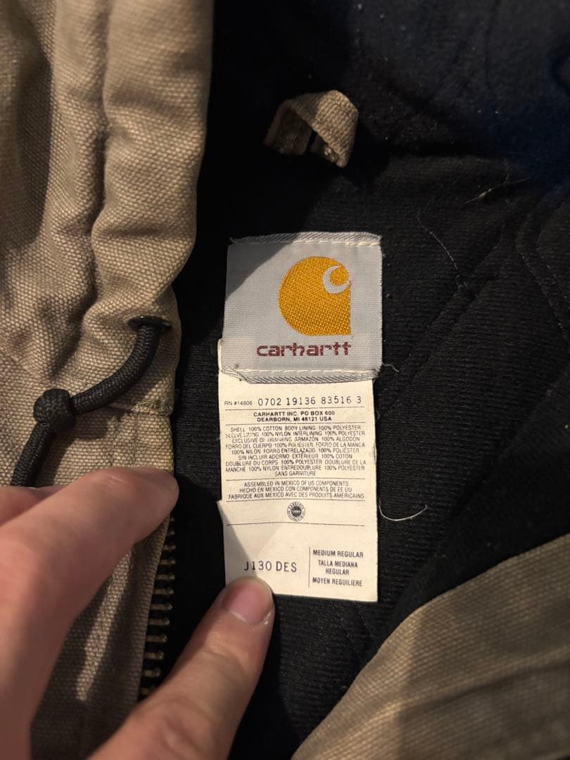 carhartt アクティブジャケット　M