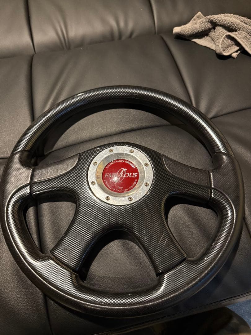 今だけ送料無料！希少Fabulousファブレス カーボン調ステアリング