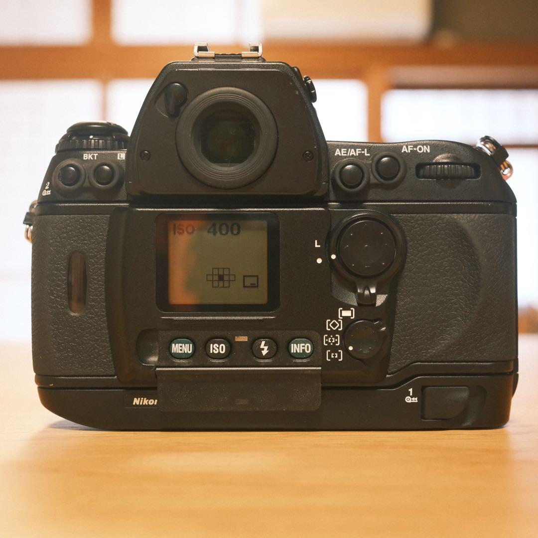 フィルムカメラ Nikon F6 + AI AF Nikkor 35mm F2D