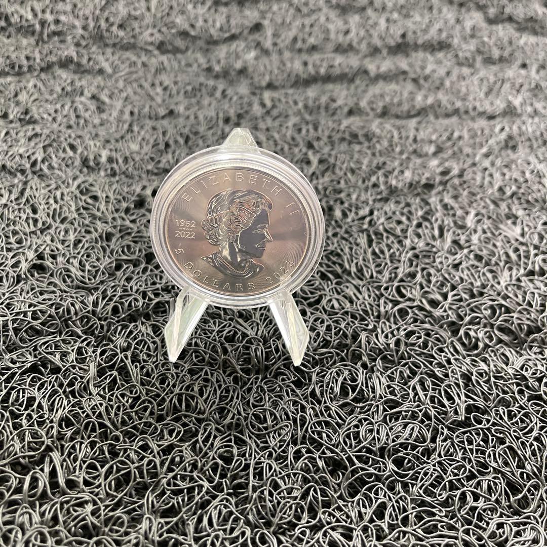 カナダ 5ドル メイプルリーフ 2022年