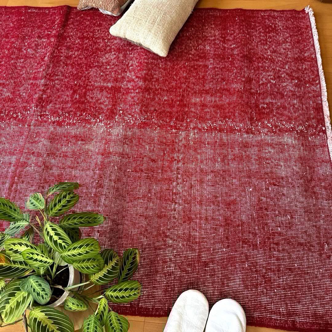 121×205 レッドオーバーダイ　ワンカラーラグ　トルコヴィンテージラグ
