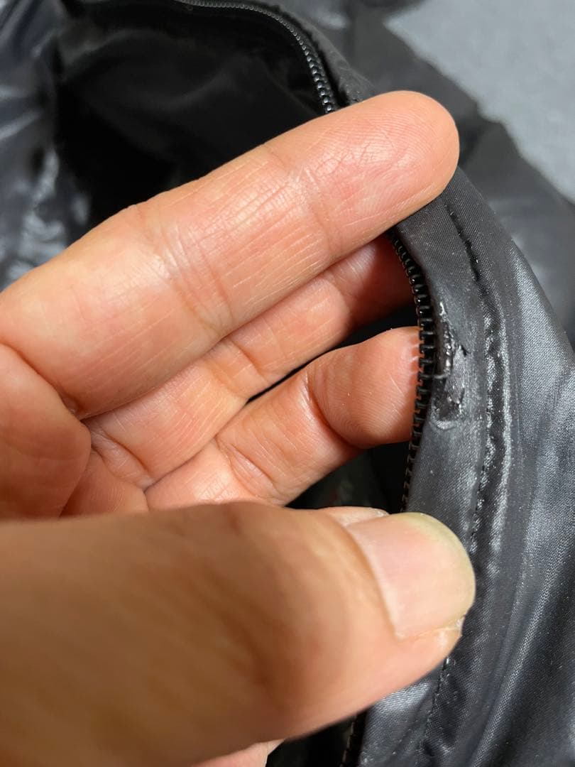 DUVETICA ブラックダウンジャケット Adhara サイズ40