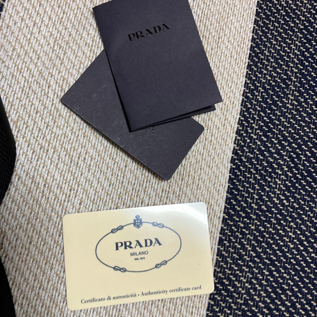 PRADAメッセンジャーバッグ　中古美品良好