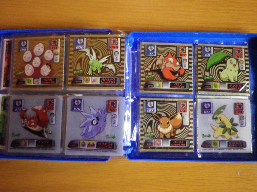 【値下げしました!!】レア ポケモン最強シール2000 コレクションボックス付