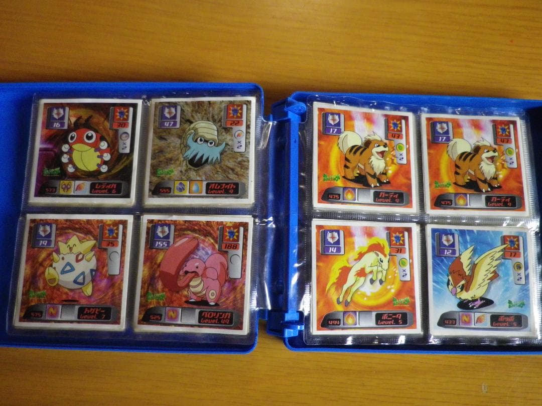 【値下げしました!!】レア ポケモン最強シール2000 コレクションボックス付