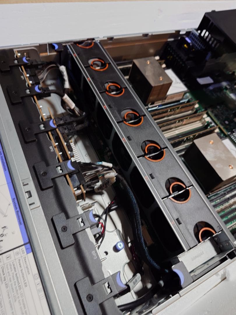 Lenovo サーバー Intel Xeon搭載