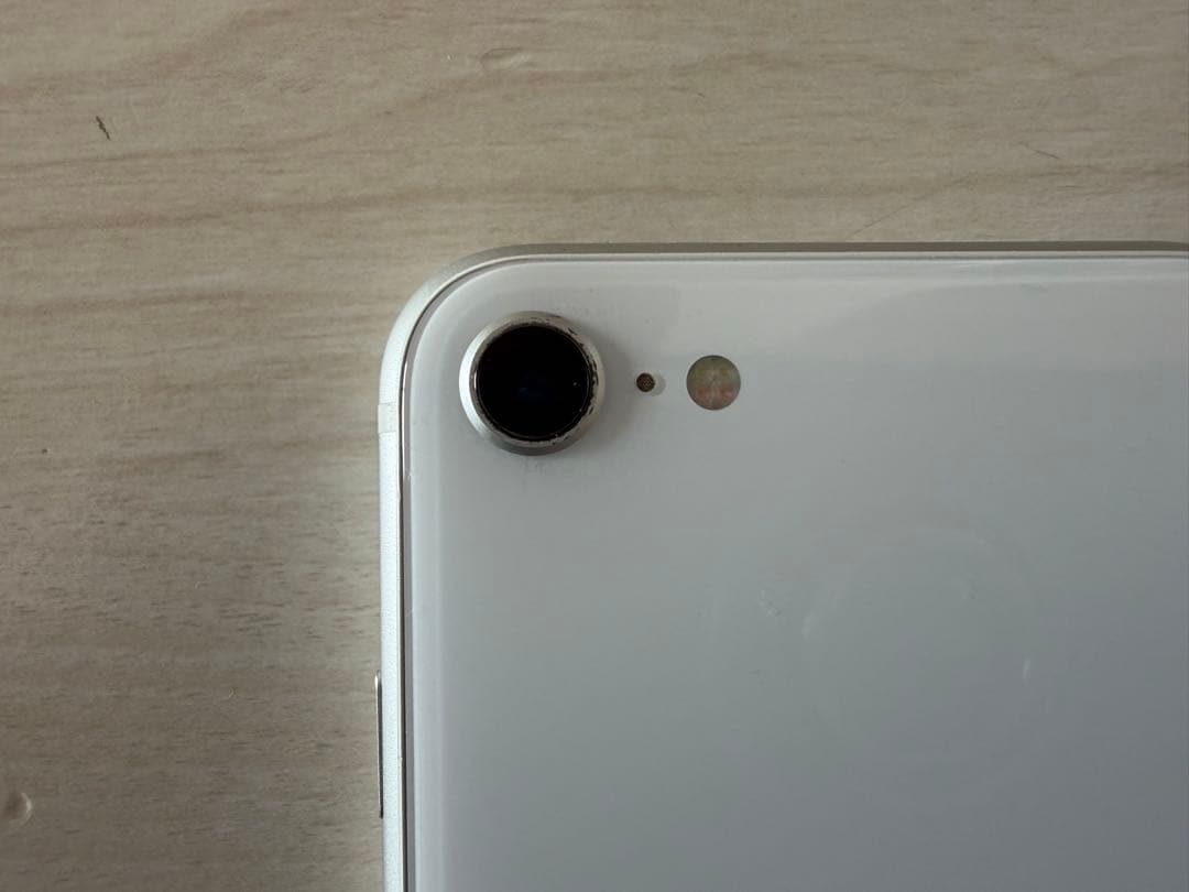 Apple iPhone SE（第2世代）ホワイト 本体