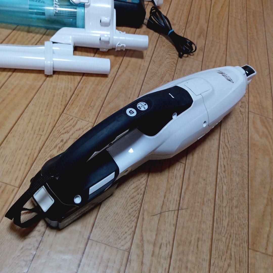 マキタ18V充電式クリーナ　CL282F純正充電器、バッテリー、サイクロン他付