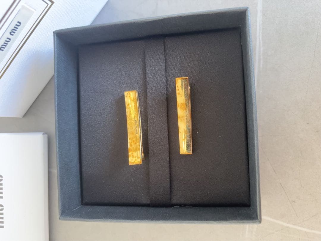 MIU MIU ヘアピン 2個セット　正規品&直営店