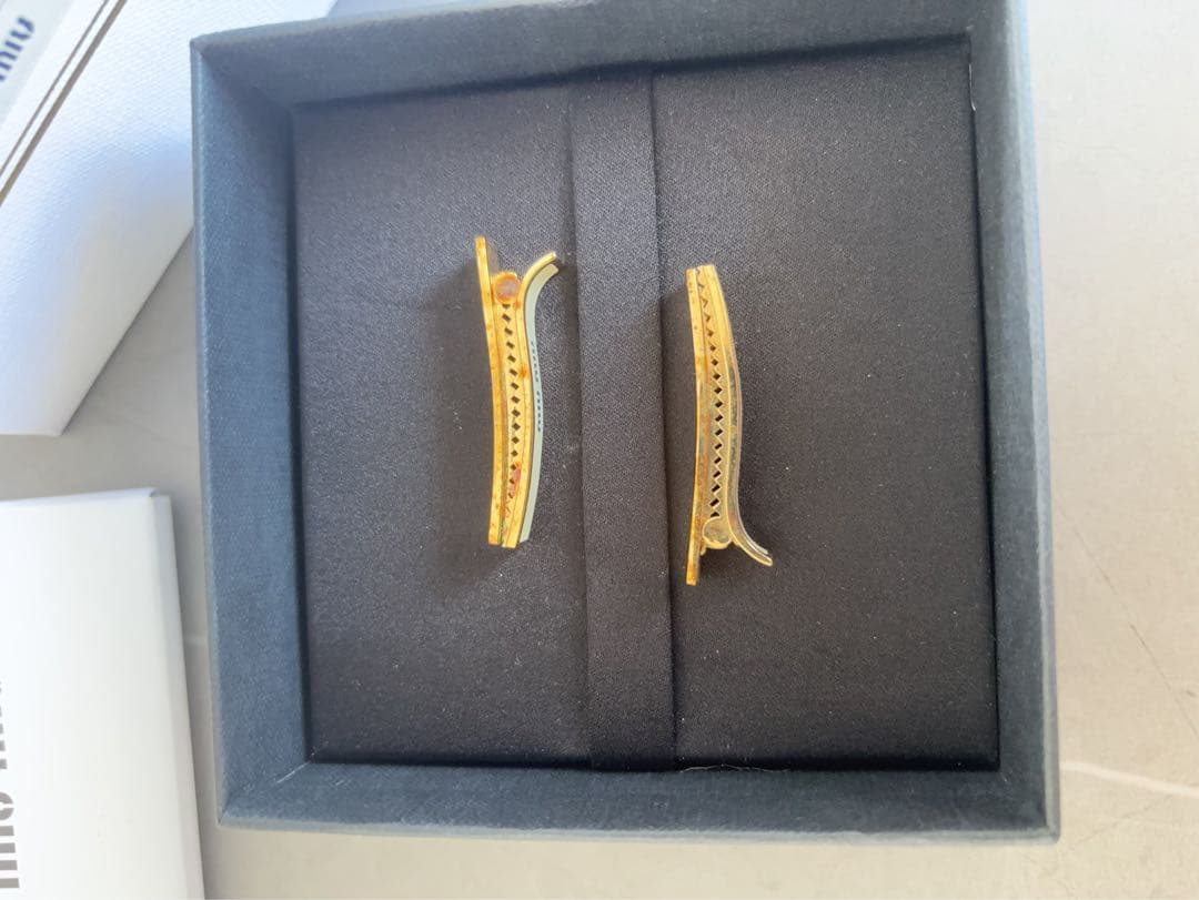 MIU MIU ヘアピン 2個セット　正規品&直営店