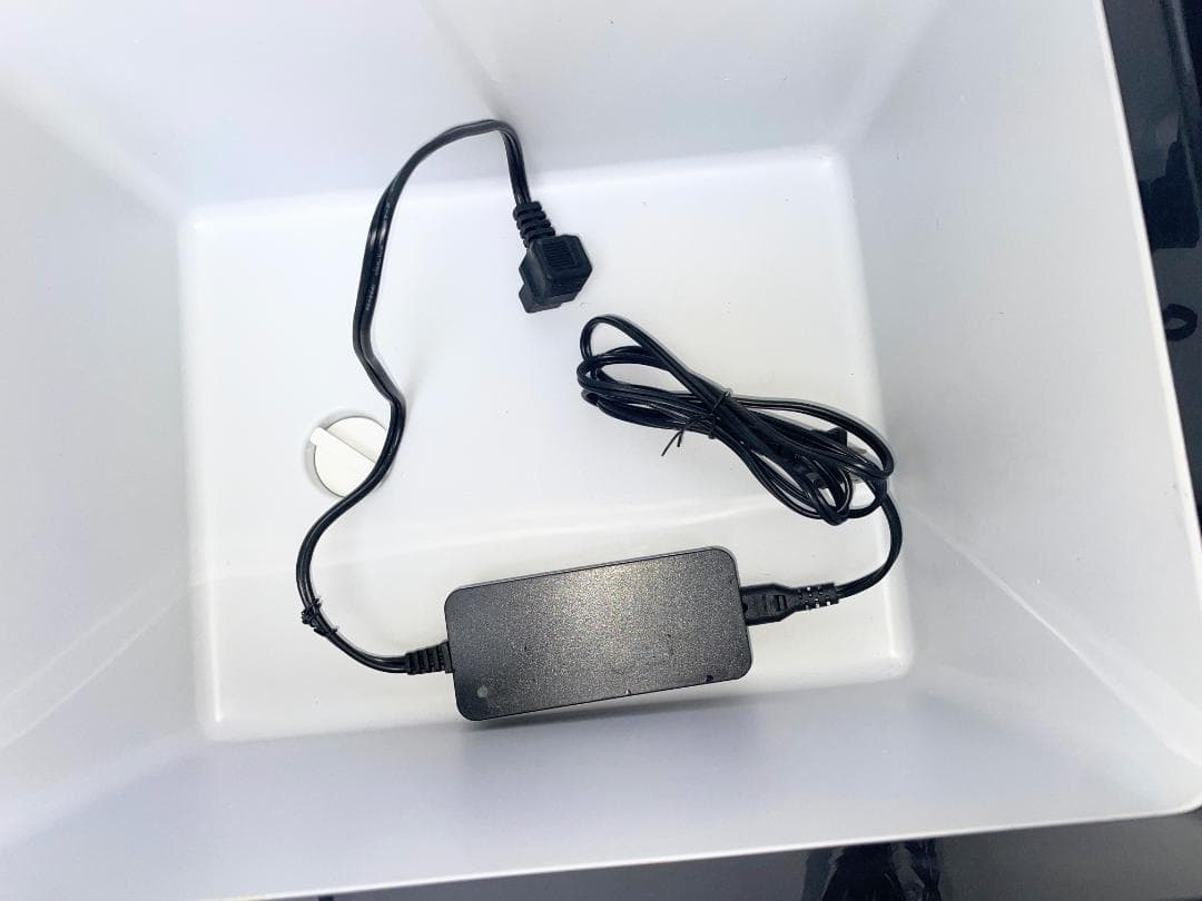 中古美品 20L ポータブル冷凍冷蔵庫 KFERA-20-DE クリーム色