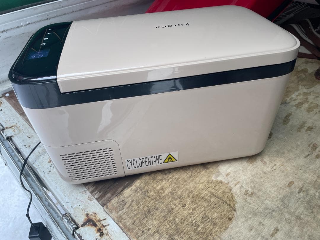 中古美品 20L ポータブル冷凍冷蔵庫 KFERA-20-DE クリーム色