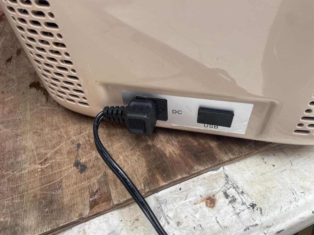 中古美品 20L ポータブル冷凍冷蔵庫 KFERA-20-DE クリーム色