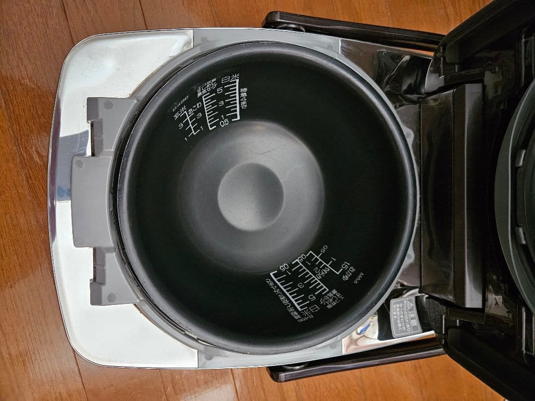 象印炊飯器　5.5合　圧力IH炊飯ジャー　極め炊き