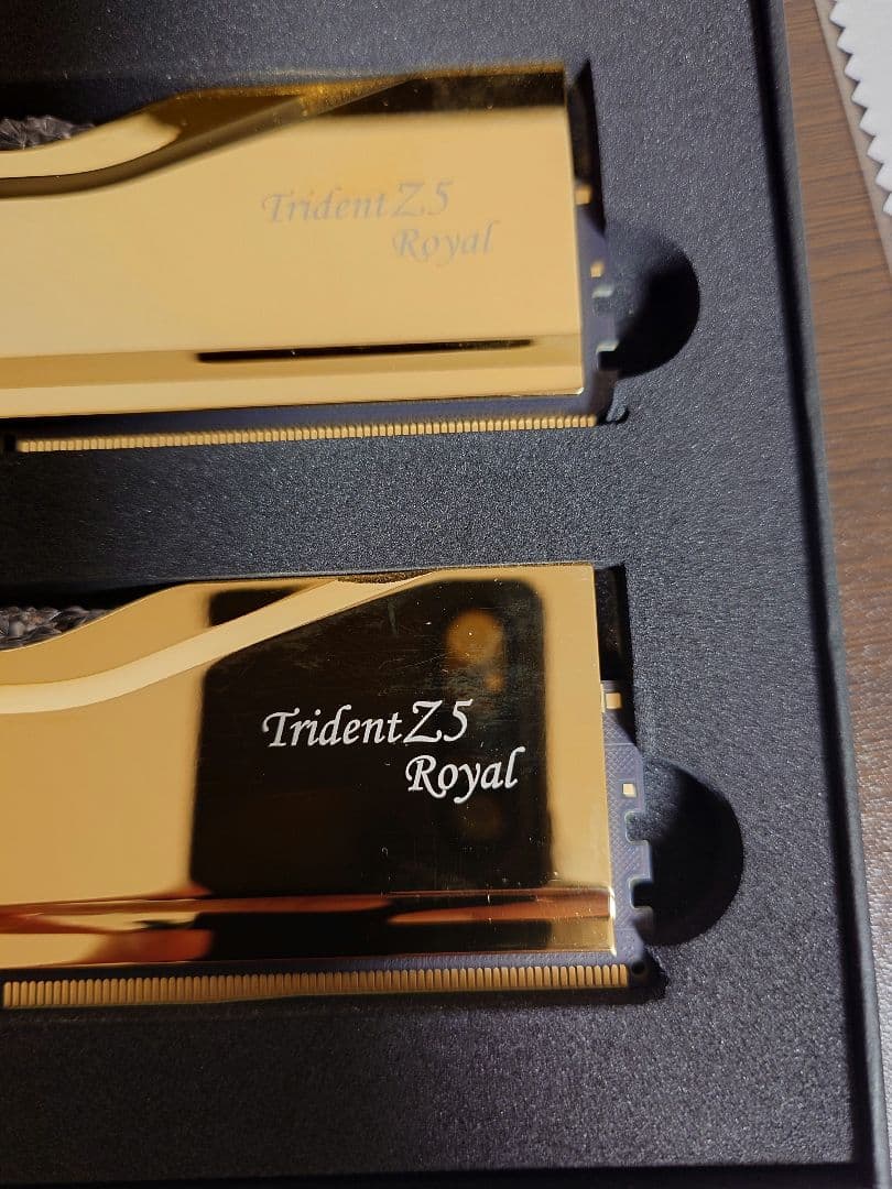 メモリー GSkill DDR5-8400 Trident Z5  48GB