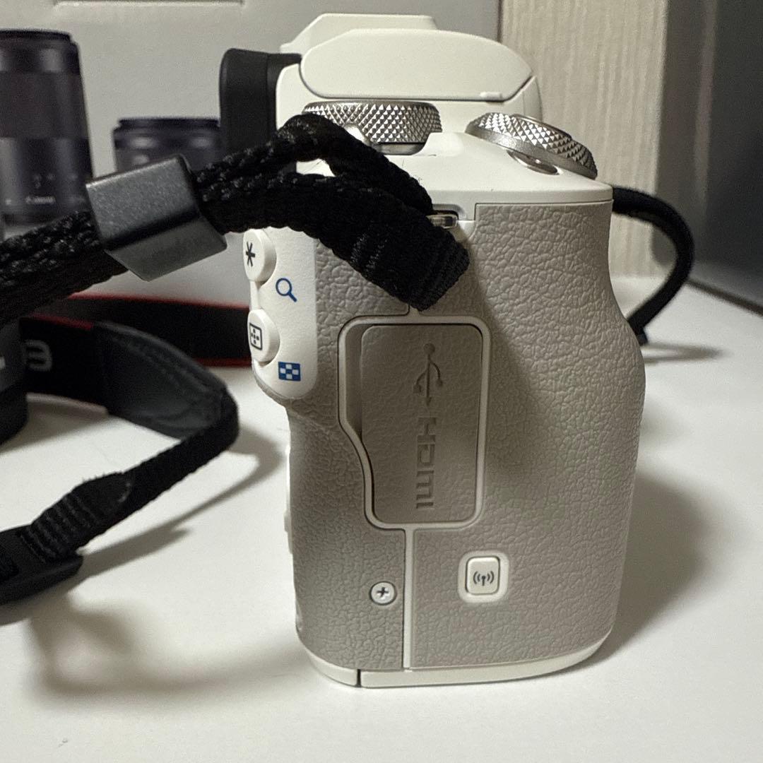 Canon eos kissM2 レンズキット　ミラーレス一眼 保護カバー付
