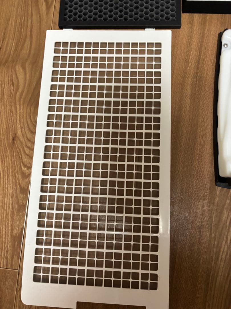 状態美品　SHARP 2022年製 除加湿空気清浄機 KC-HD70-W