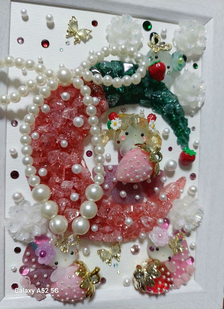 シーグラスアート 大きなリボンといちごのお月様♪