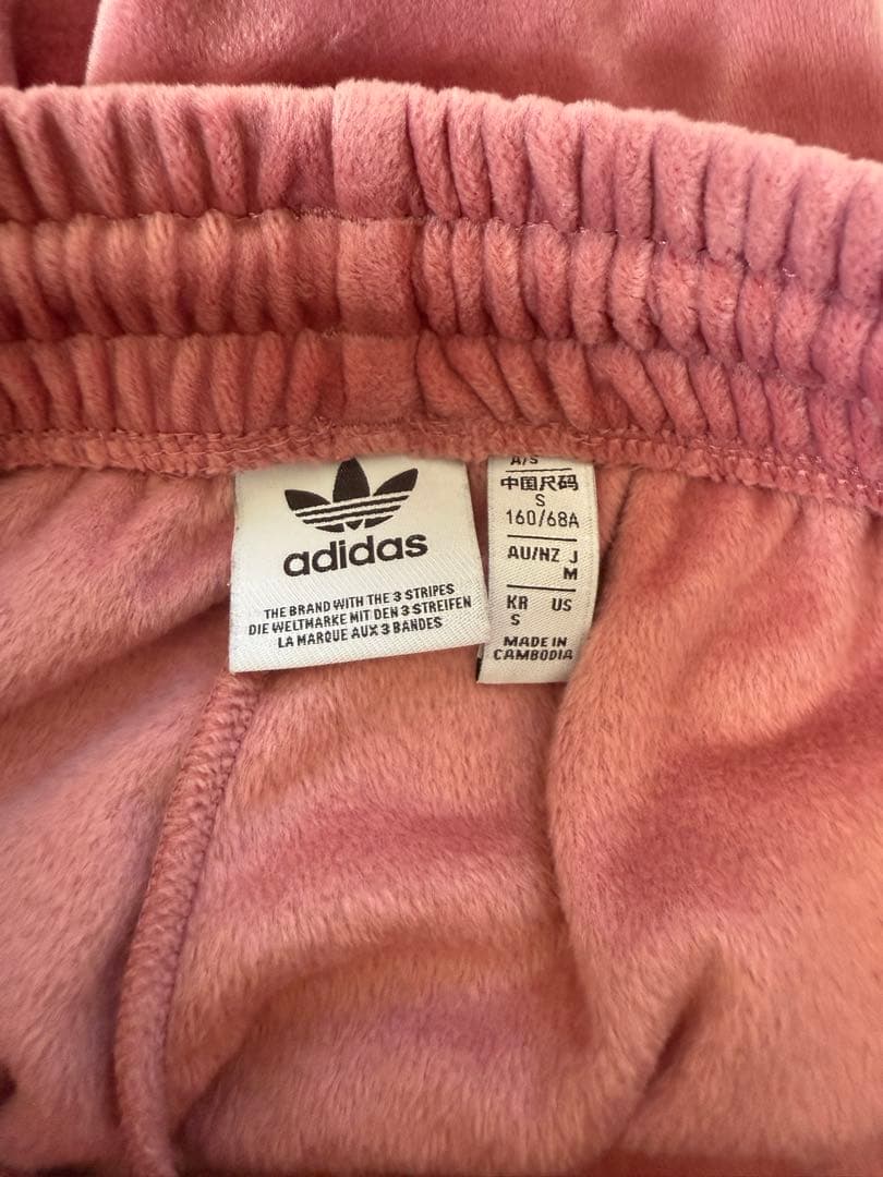 重盛さとみ　adidas ジャージ上下セット ピンク　ベロア