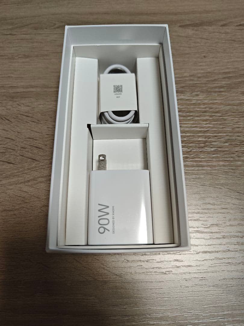Xiaomi15 512GB ホワイト 国内版 箱ケーブル付属品有