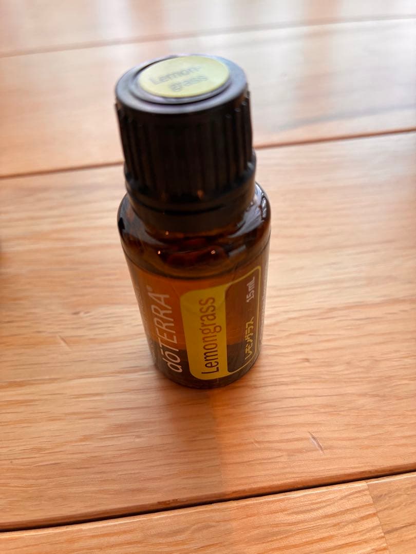 新品未開封doTERRA エッセンシャルオイル 25本セット　ケース付き
