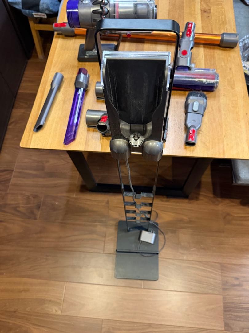 dyson V10(SV12) オプション多数　別売りスタンド付き