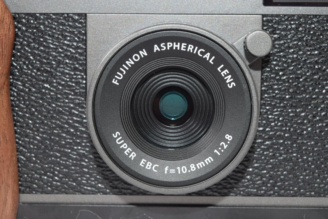 ショット数2回☆FUJIFILM X-half 木製グリップ☆チャコールシルバー
