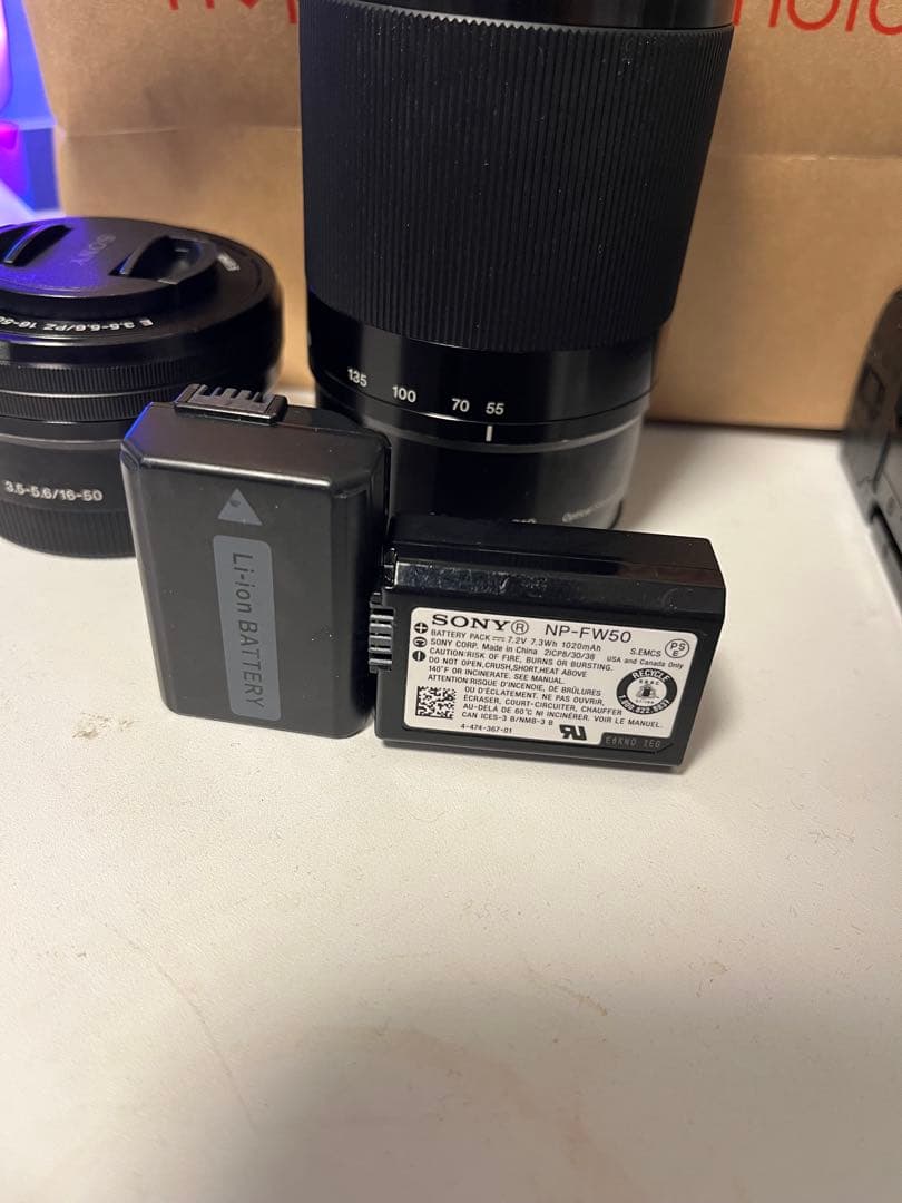 Sony α6000 ミラーレスカメラ 本体 + レンズ