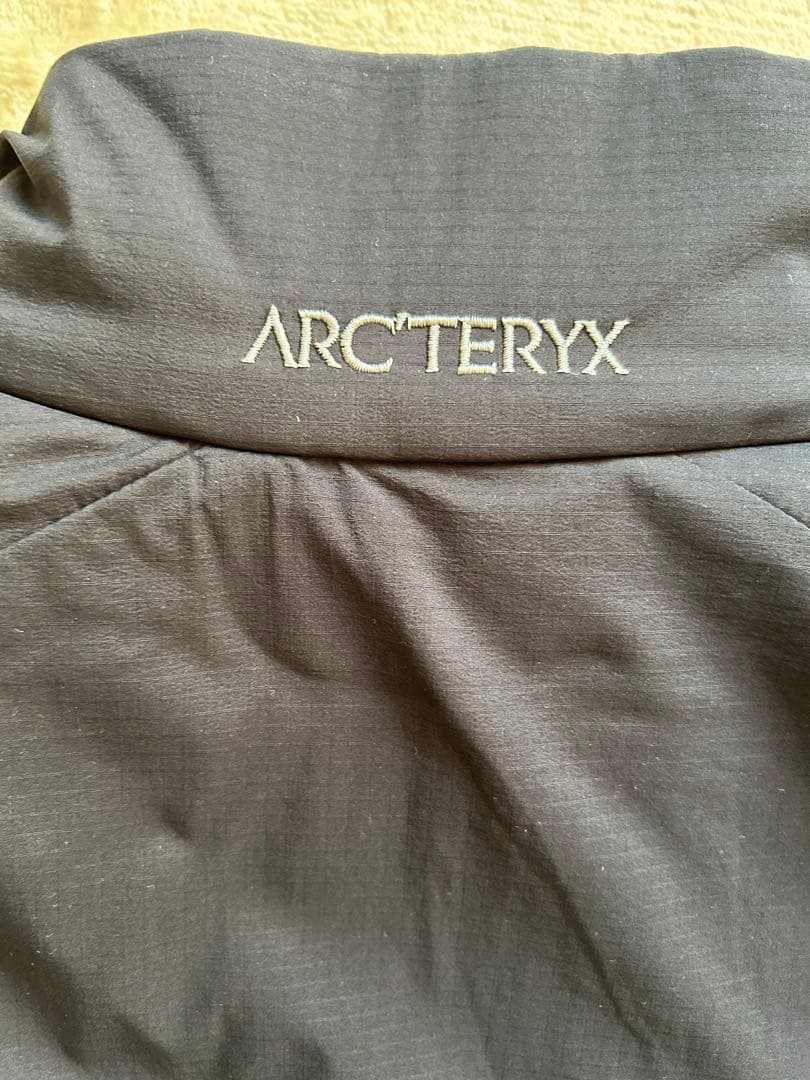 ジャケット・アウター ARC'TERYX Atom Heavyweight Jacket AR L
