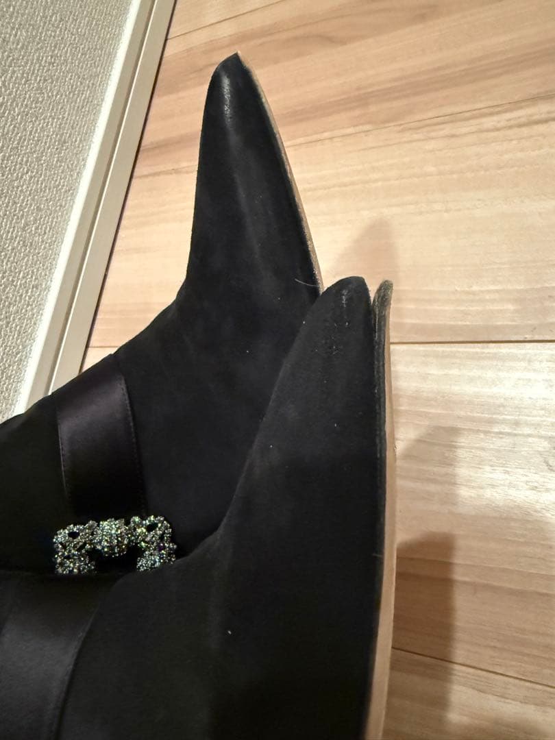 MANOLO BLAHNIK ハンギシスエード アンクルブーツ　37
