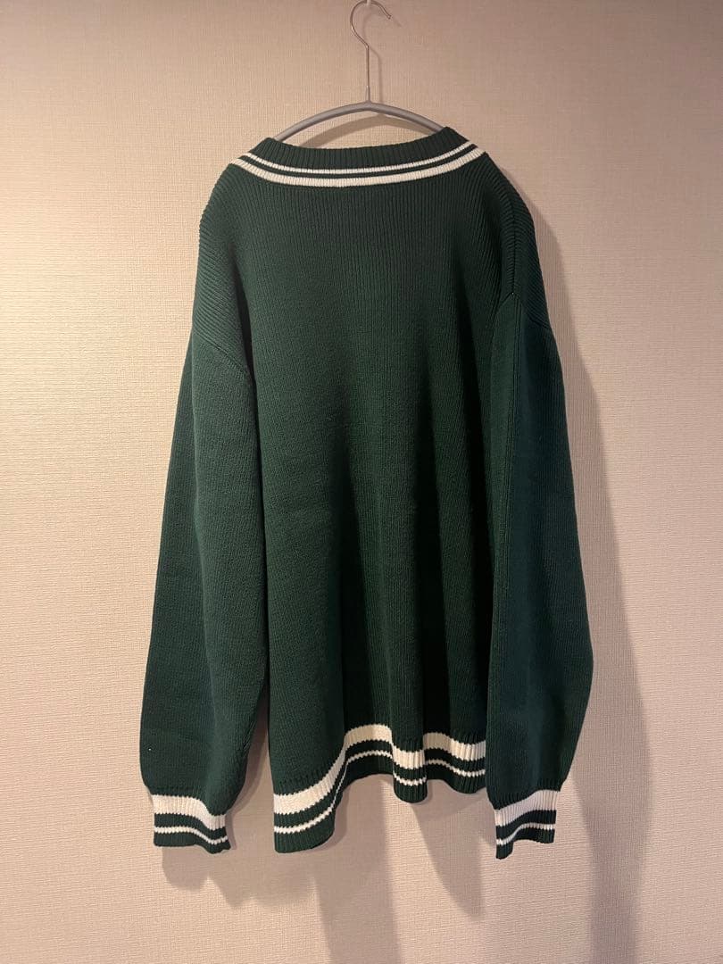 h*k様 WIND AND SEA ダークグリーン Vネックセーター