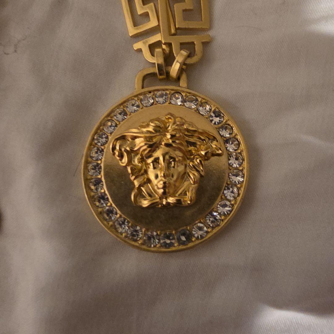 ヴェルサーチネックレス