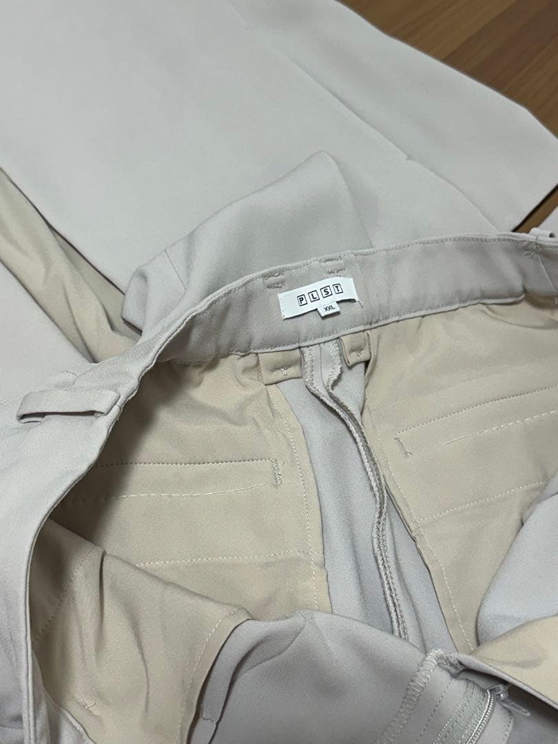 PLSTプラステ 大きいサイズXXL セットアップ ノーカラー アイボリー