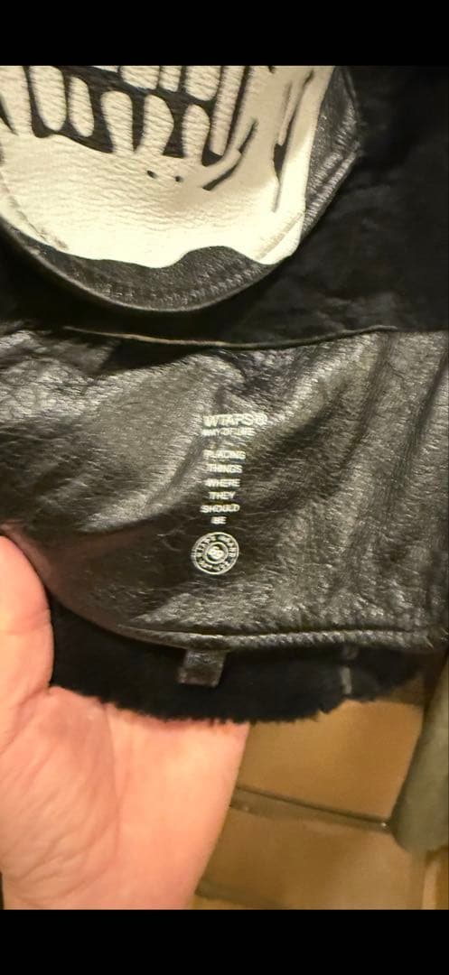 d*7様 WTAPS B-3 ラムレザー　黒Lサイズ 首元.裏地スカルプリント