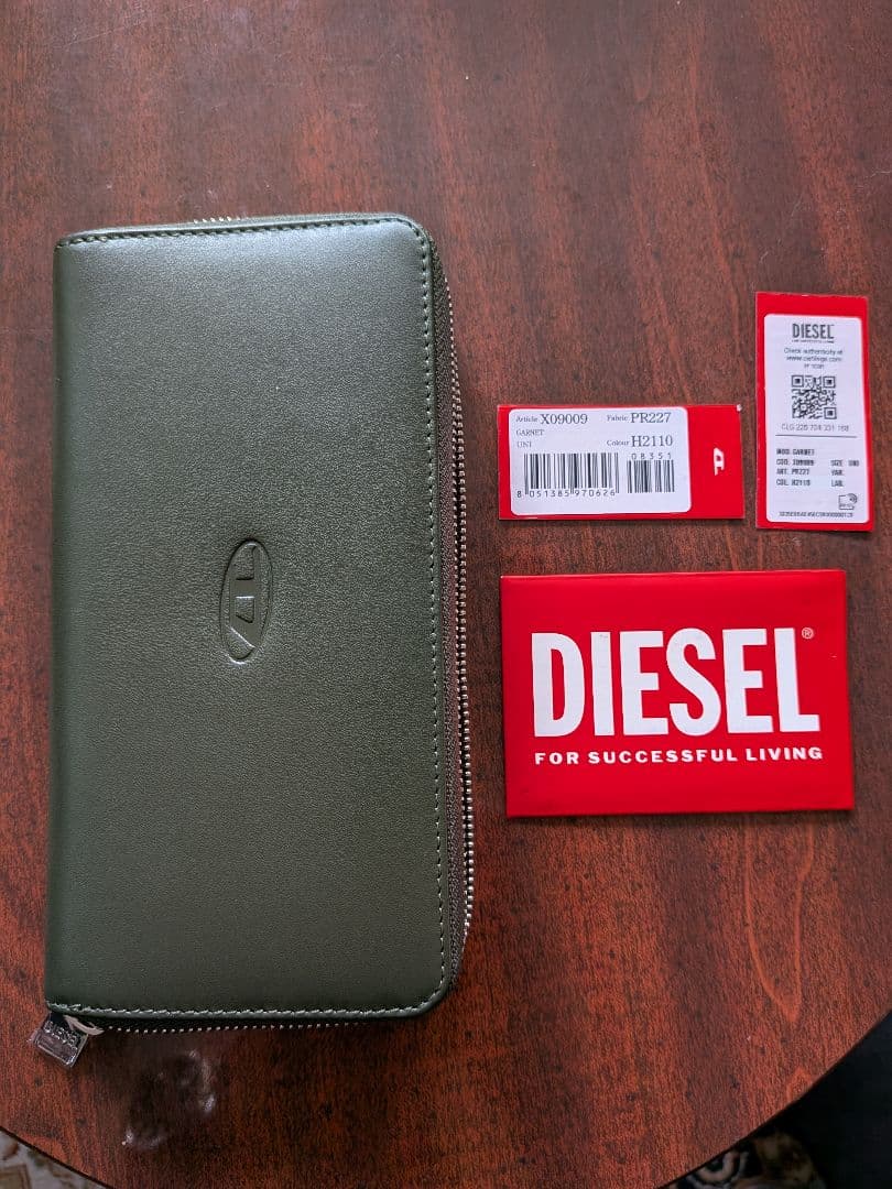 DIESEL ディーゼル　ラウンドファスナー長財布 X09009-PR227深緑