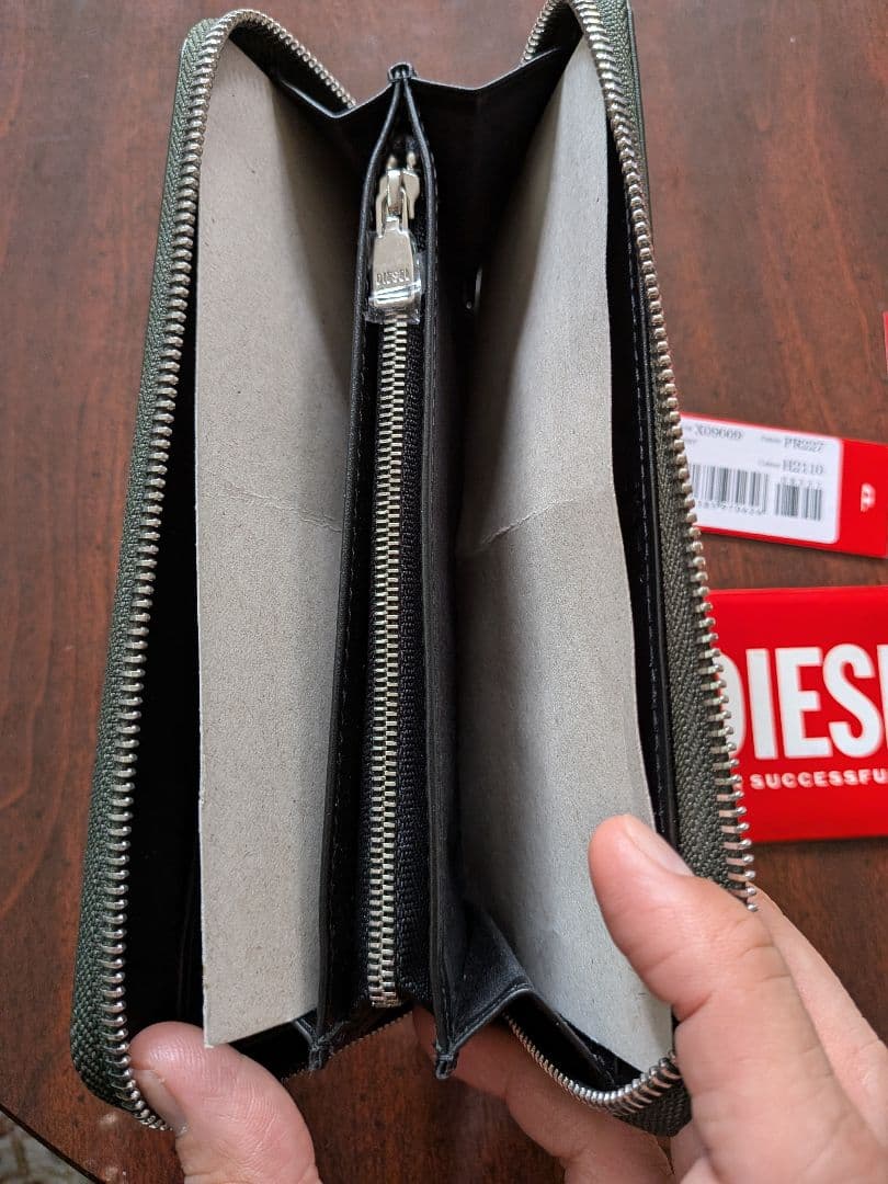 DIESEL ディーゼル　ラウンドファスナー長財布 X09009-PR227深緑