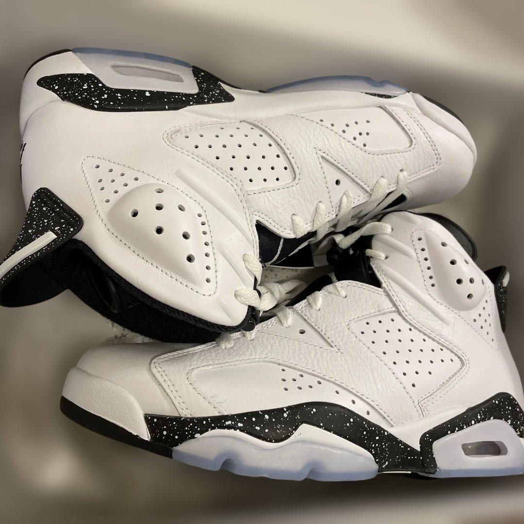 27㎝新品エアジョーダン6　オレオ　30,000円Air ホワイト/ブラック