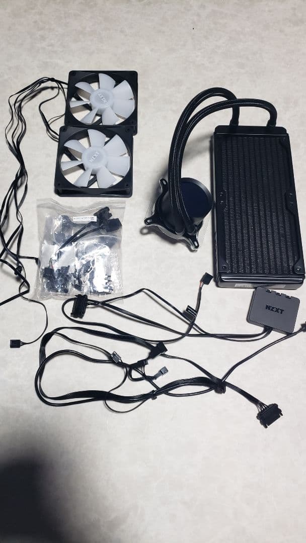 NZXT KRAKEN RGB 240 簡易水冷