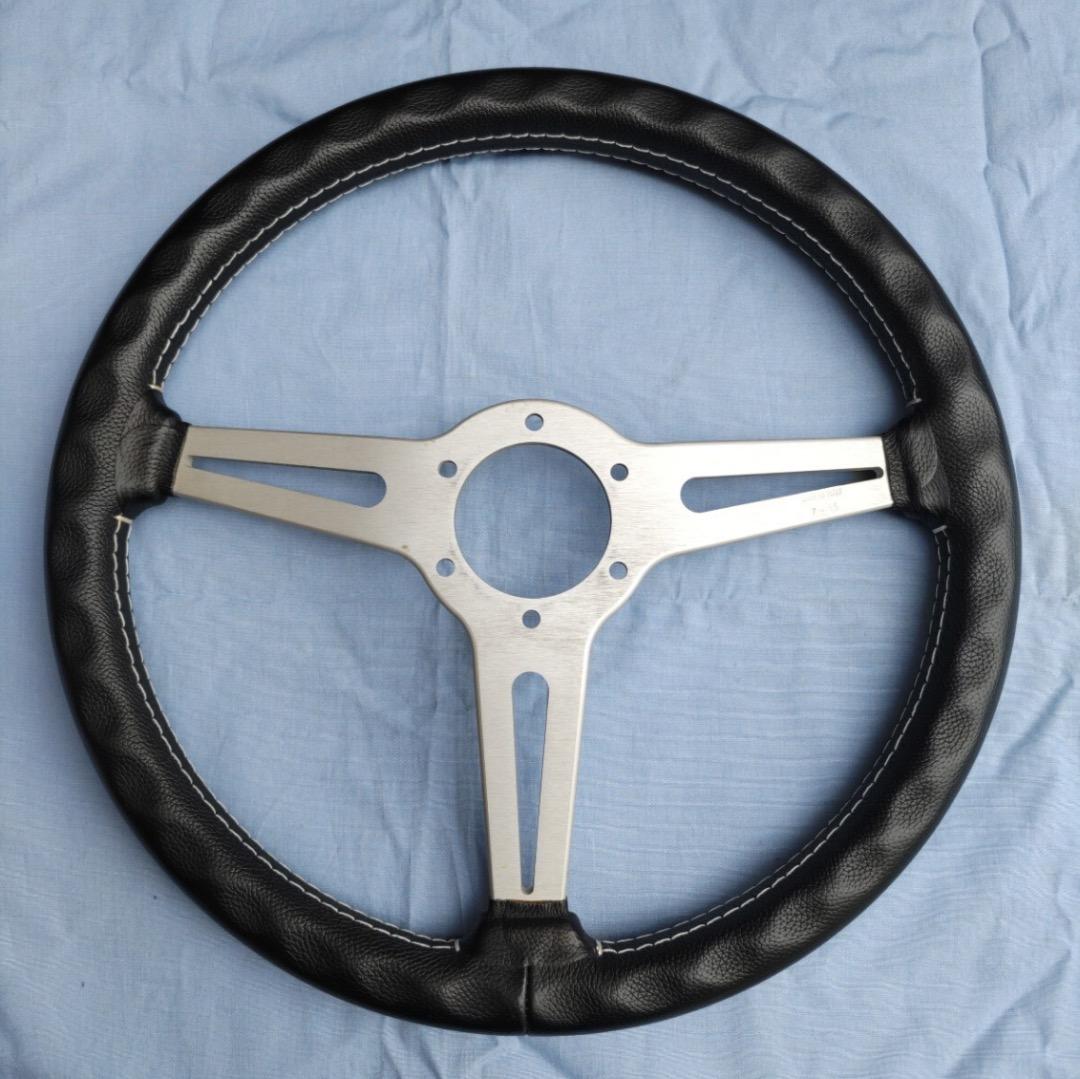 MOMO ステアリング　レトロ　RETRO　R-30