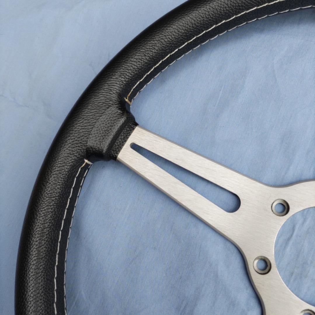 MOMO ステアリング　レトロ　RETRO　R-30