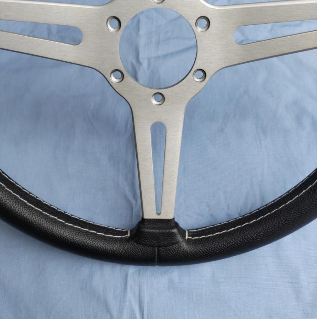 MOMO ステアリング　レトロ　RETRO　R-30