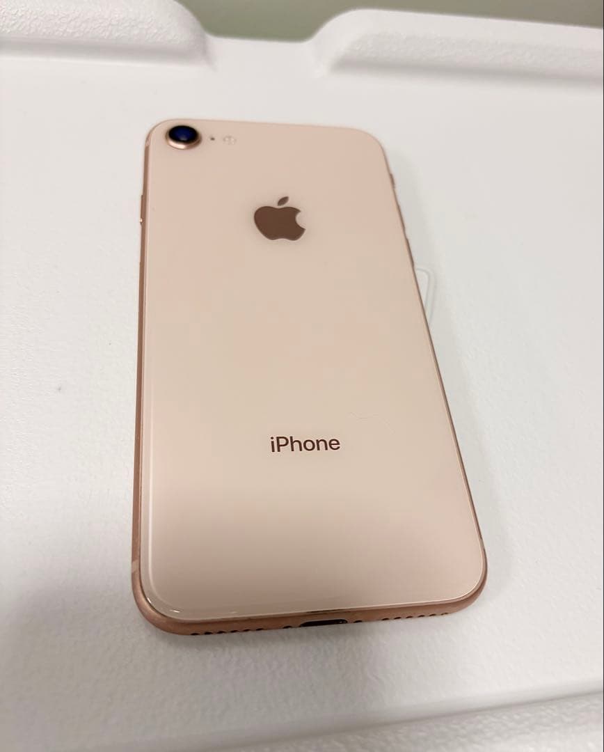 美品♫ iPhone８ ゴールド 64GB♫