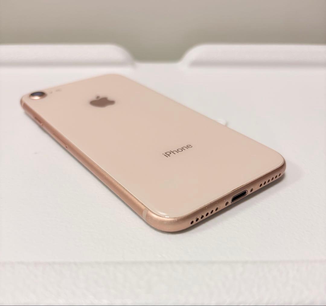 美品♫ iPhone８ ゴールド 64GB♫