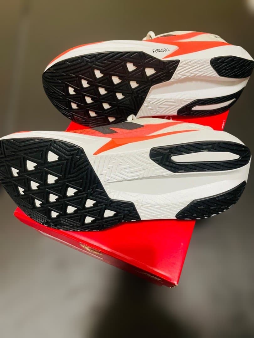 ニューバランス メンズ FuelCell Rebel v5 ランニング