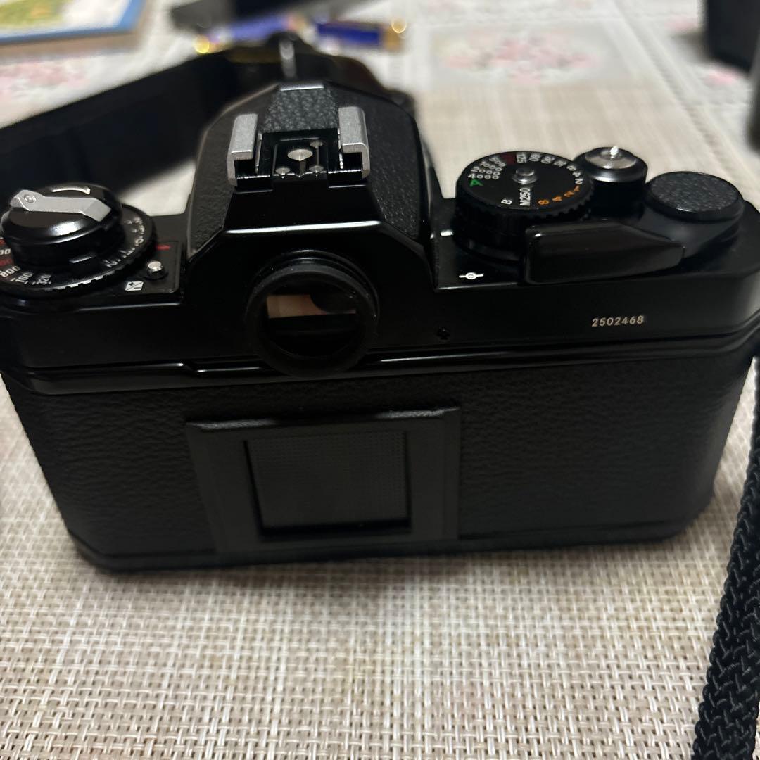 Nikon FE2 一眼レフカメラ 35-70mmレンズ付き ストロボおまけ