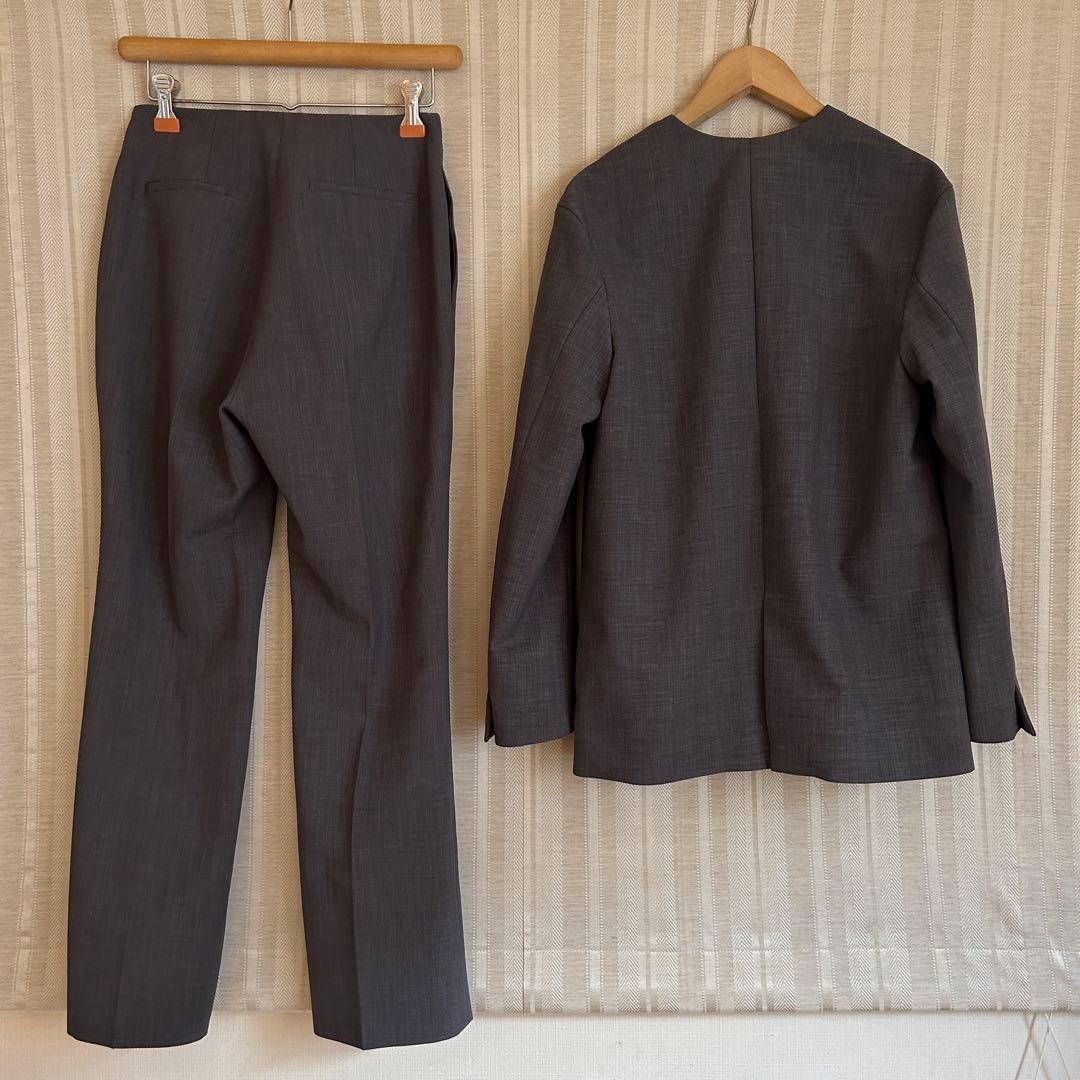 美品！Mila Owenグレー　VネックノーカラーストレッチパンツスーツS