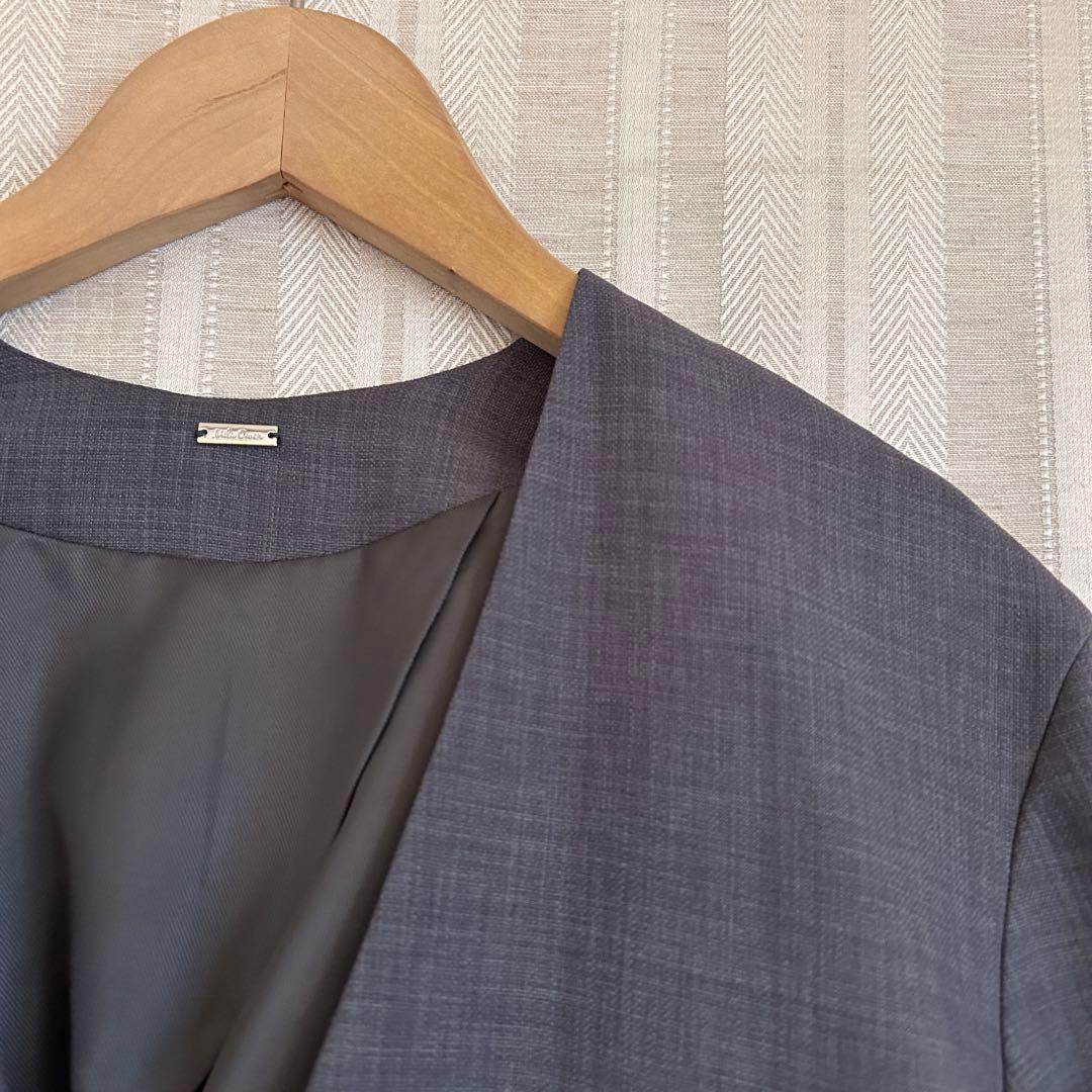 美品！Mila Owenグレー　VネックノーカラーストレッチパンツスーツS