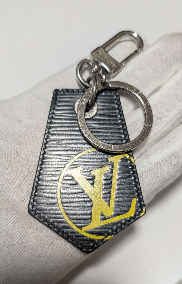 LOUIS VUITTON キーリング エピ ブラック