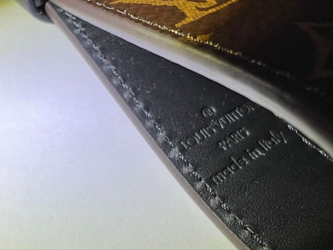 現行品極美品未使用　ルイヴィトン　ドラゴンヌモノグラム キーホルダーM62709