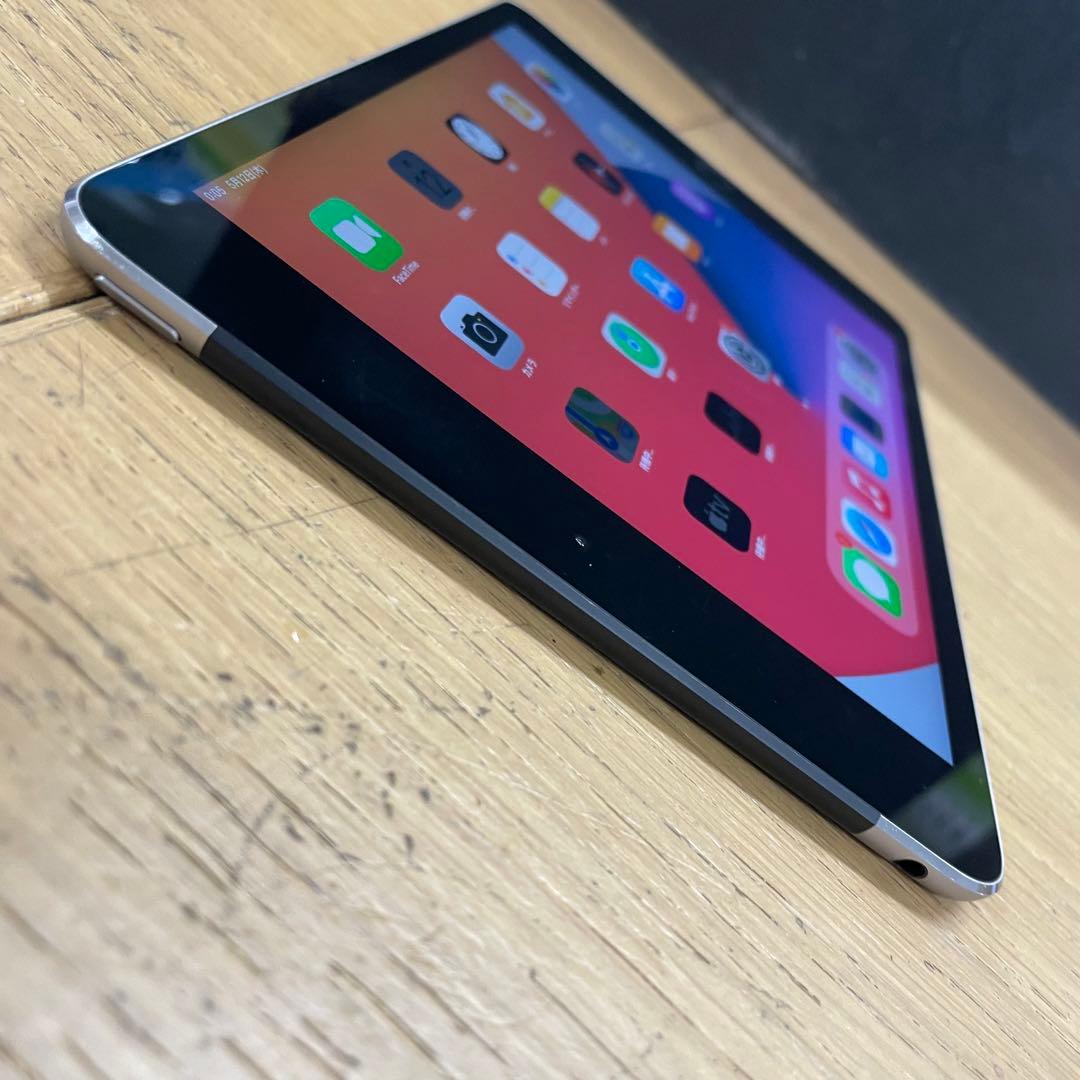 動作品 iPad mini4 64GB SIMフリー MK722J/A